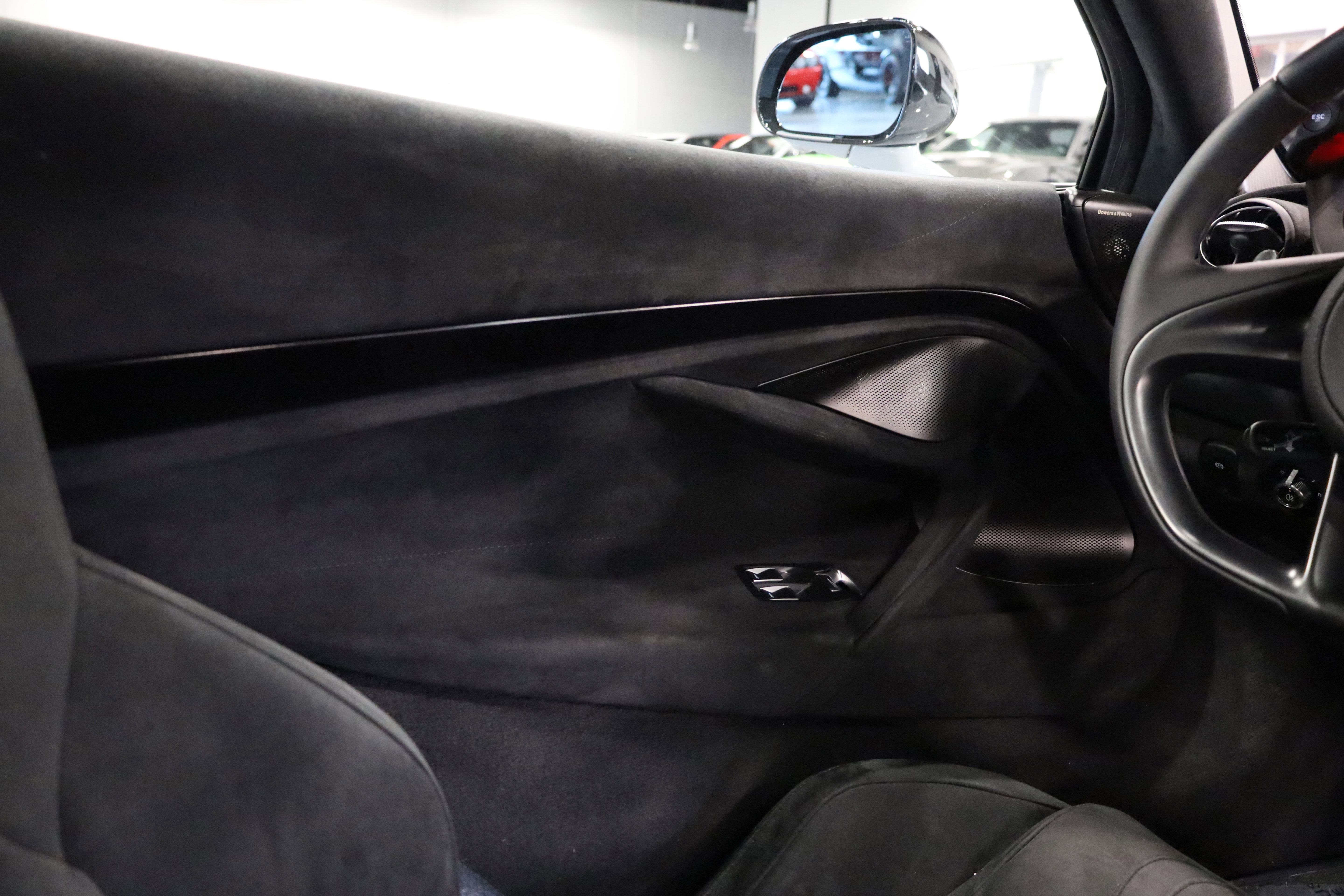 Used 2025 McLaren 750S image 13