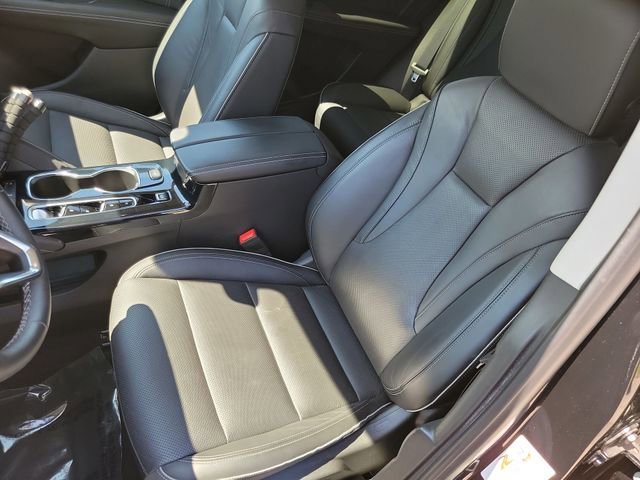 Used 2021 Buick Envision Essence w/ Technology Package I FWD image 15