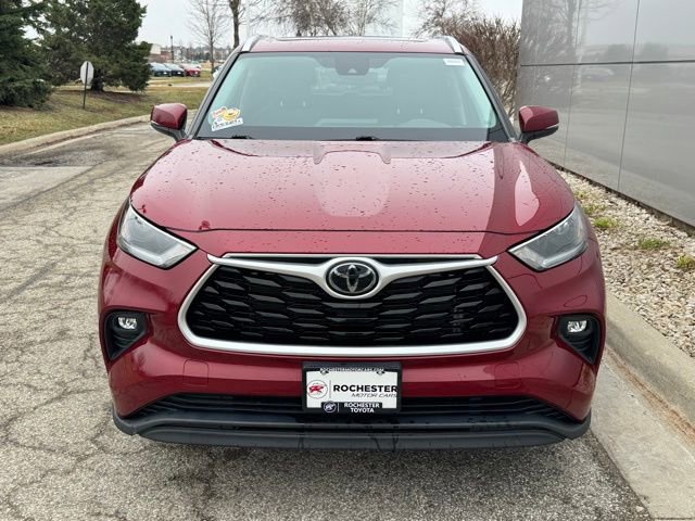 Used 2021 Toyota Highlander XLE AWD/4WD image 39
