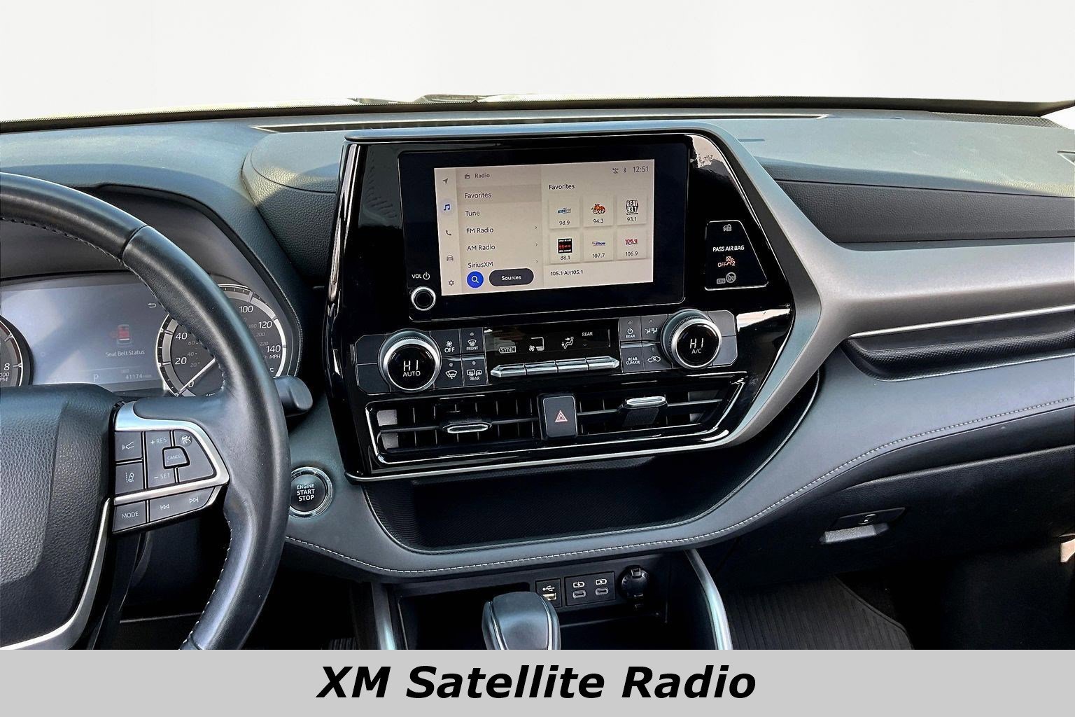 Used 2023 Toyota Highlander LE image 9