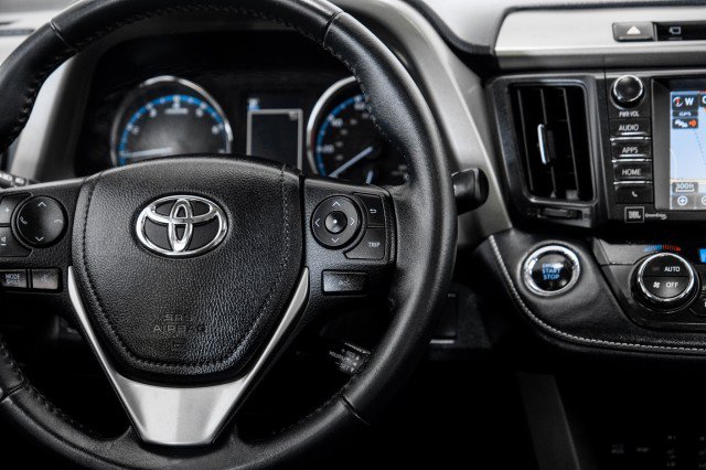 Used 2018 Toyota RAV4 Limited w/ Advanced Technology Package AWD/4WD image 16