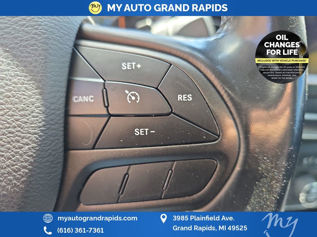 Used 2020 Jeep Cherokee Trailhawk w/ Cold Weather Group AWD/4WD image 16
