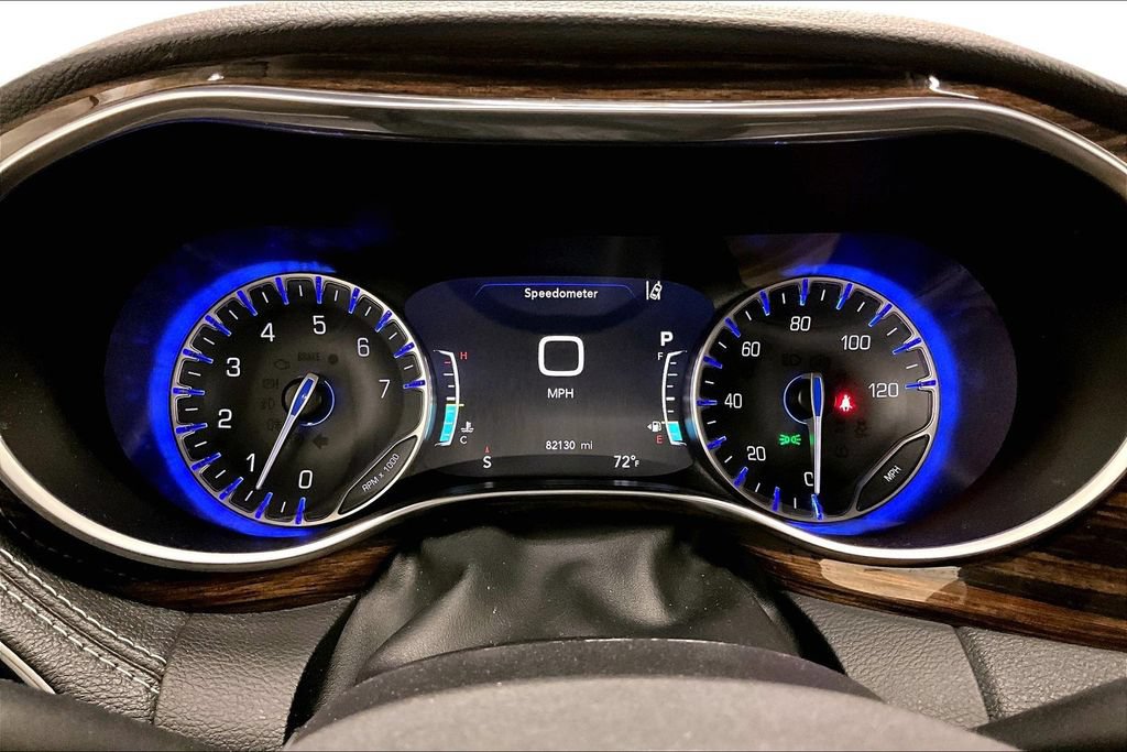 Used 2023 Chrysler Pacifica Limited FWD image 13