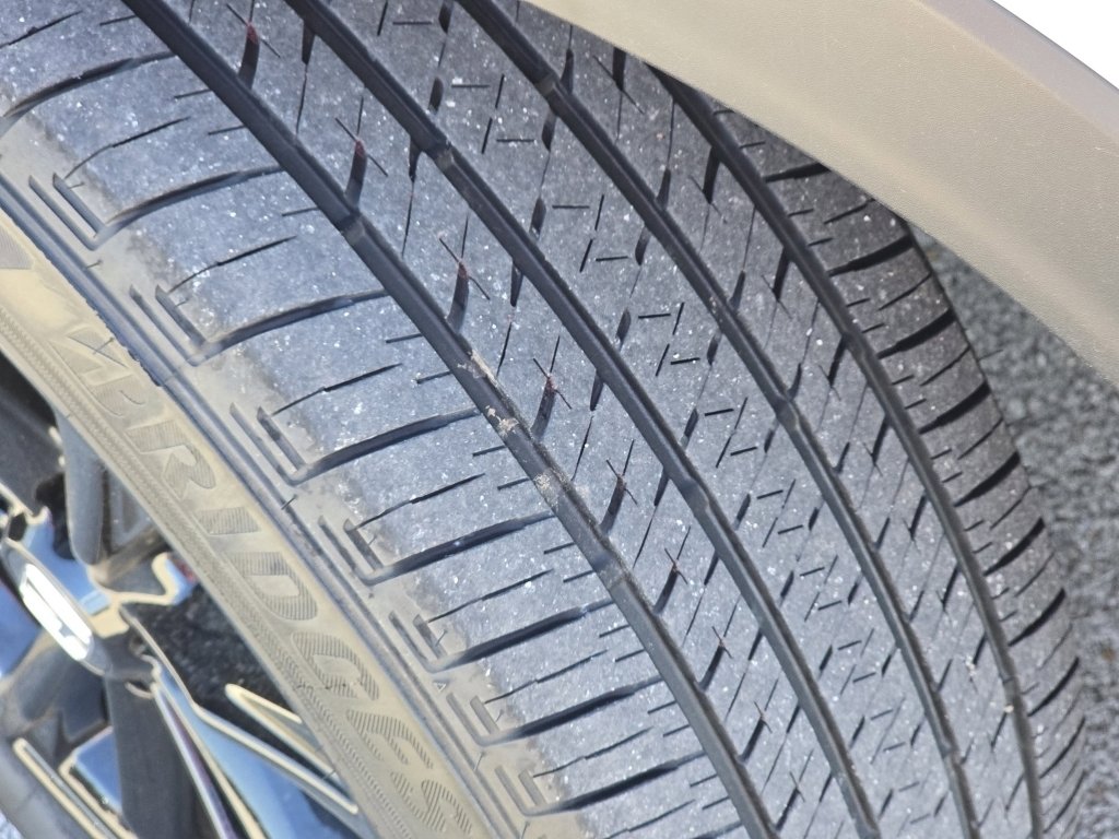 Used 2022 Honda CR-V Touring image 4