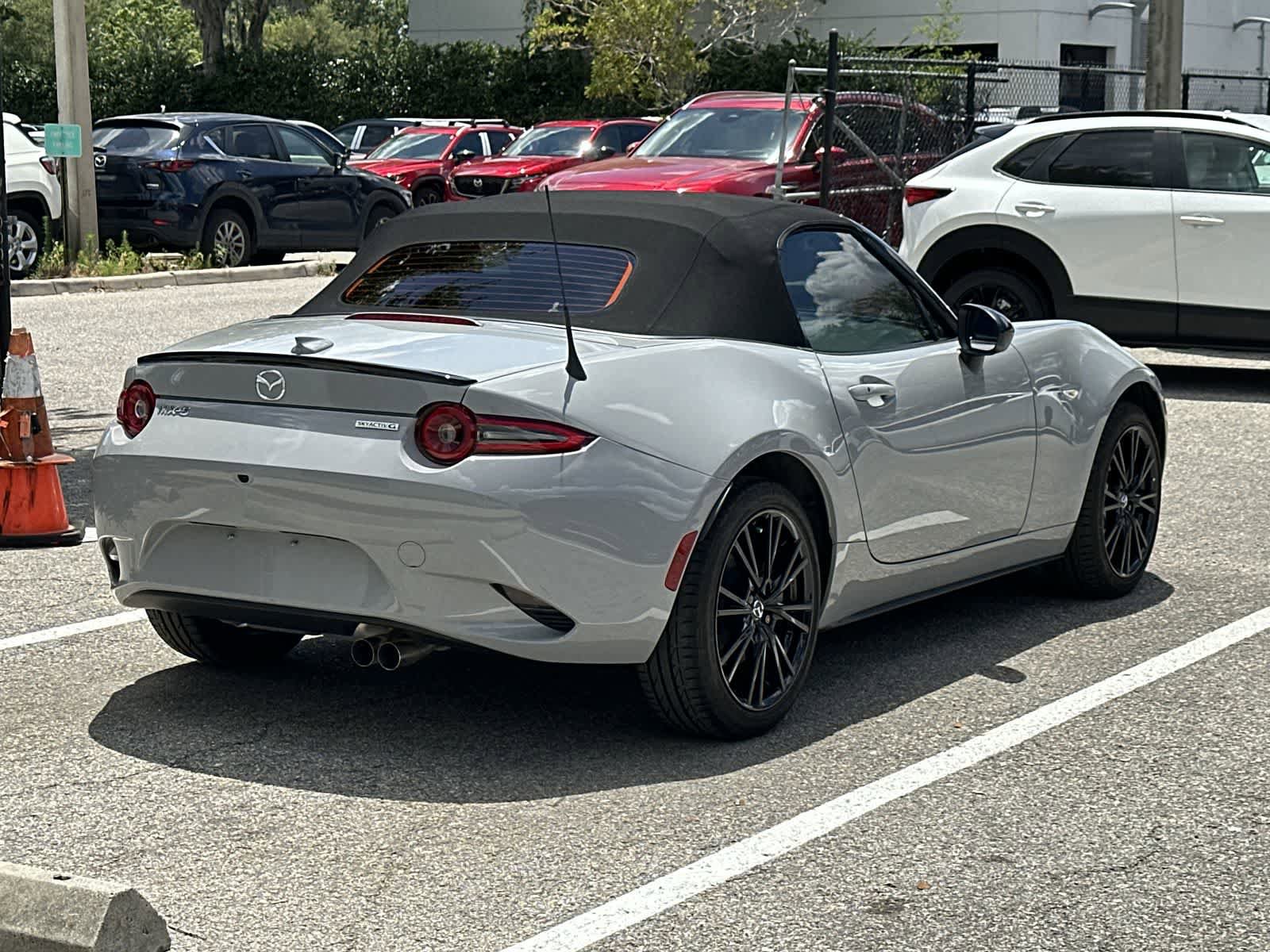 Used 2025 MAZDA MX-5 Miata Club w/ Interior Package RWD image 7