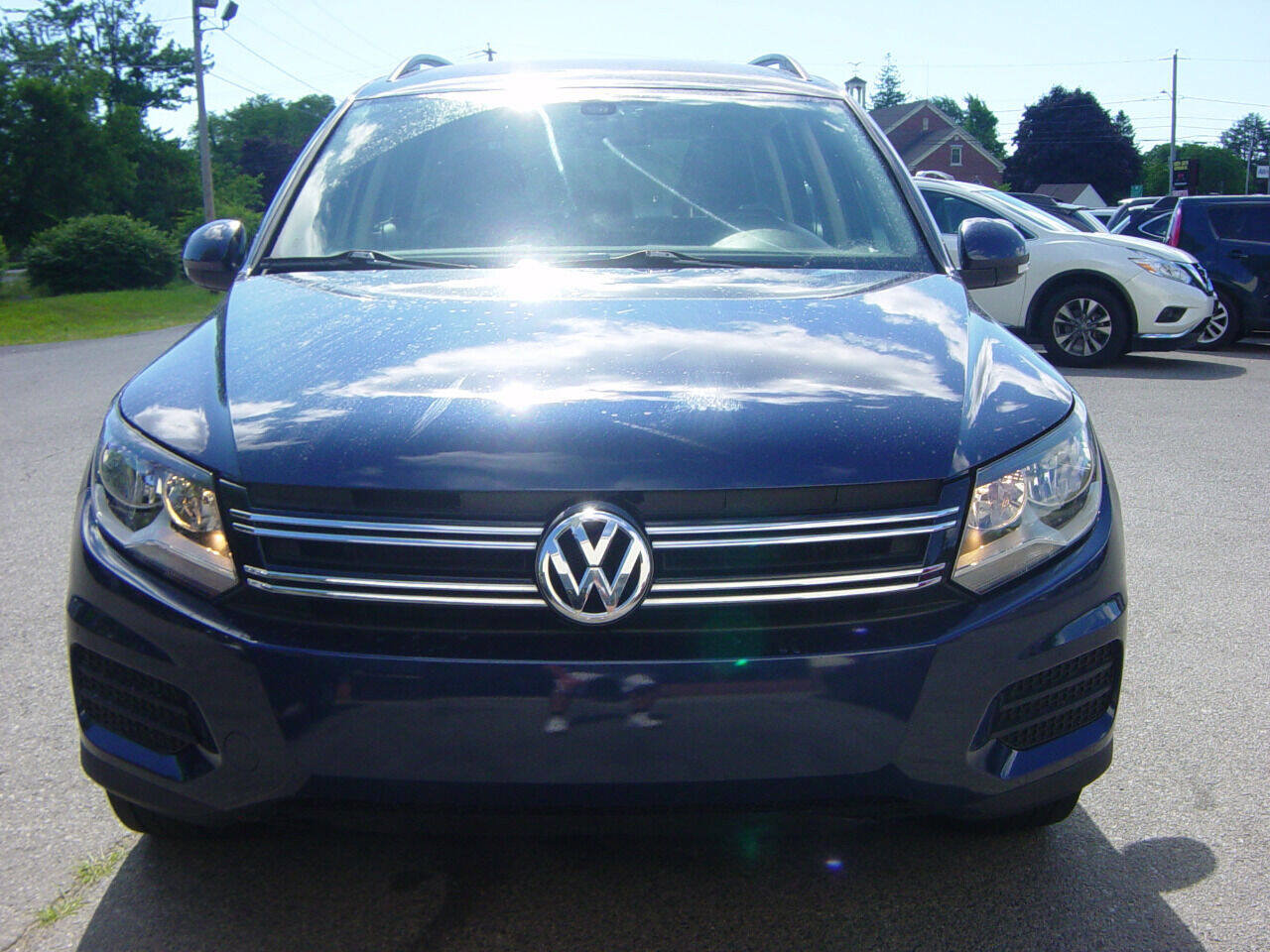Used 2016 Volkswagen Tiguan S image 2