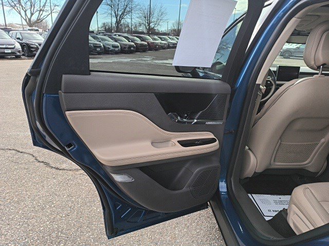 Used 2020 Lincoln Corsair AWD w/ Premium Package image 13