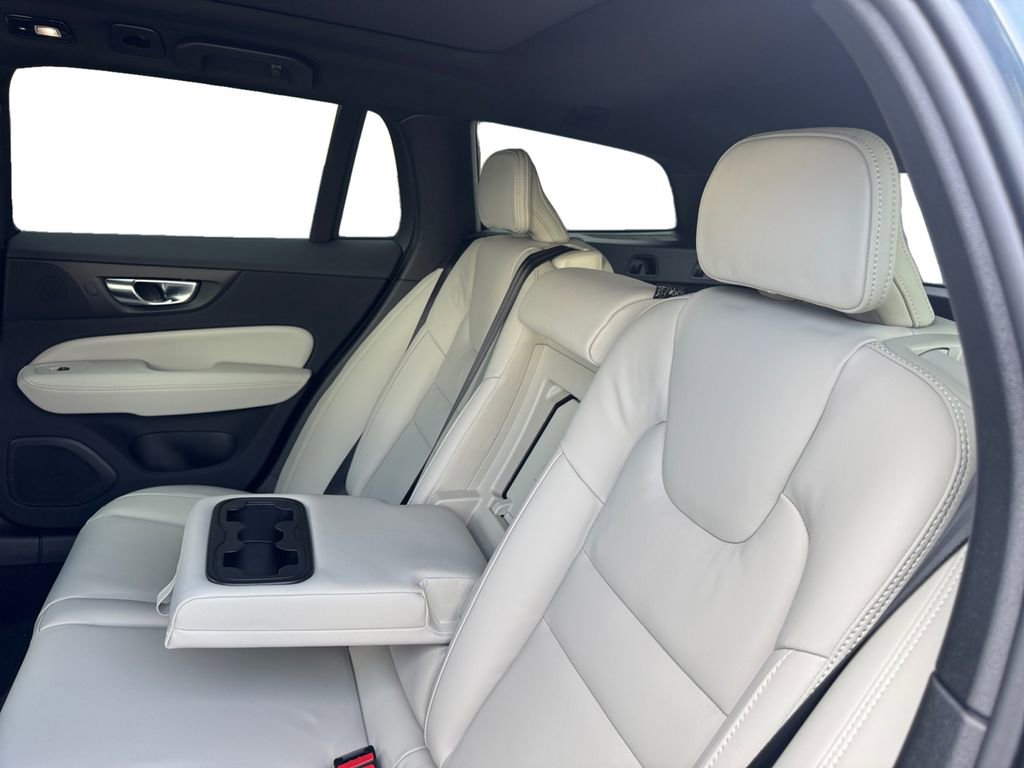 New 2026 Volvo V60 B5 Cross Country Ultra w/ Protection Package Premier image 23