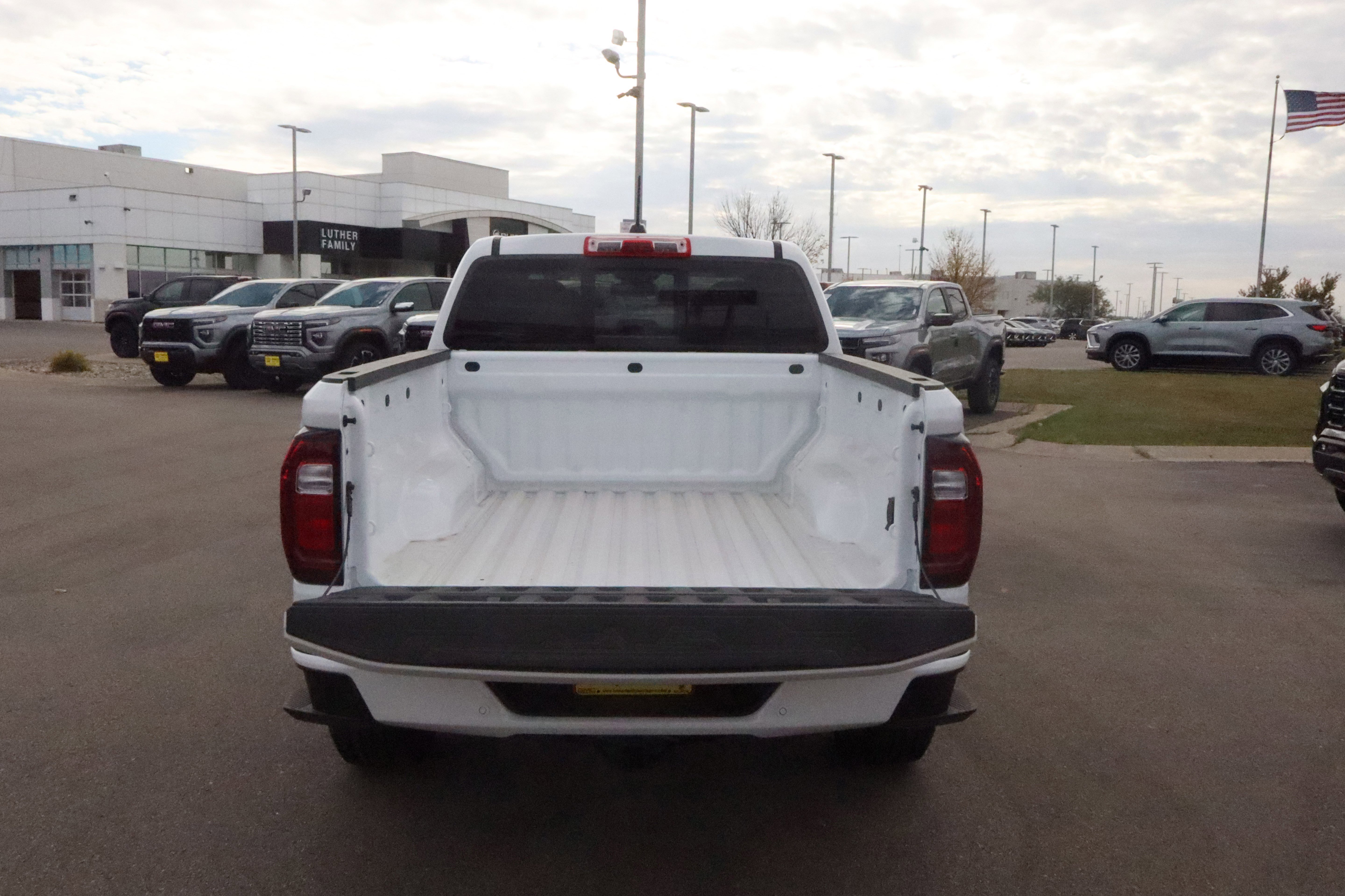 New 2026 GMC Canyon Elevation w/ Convenience Package image 16