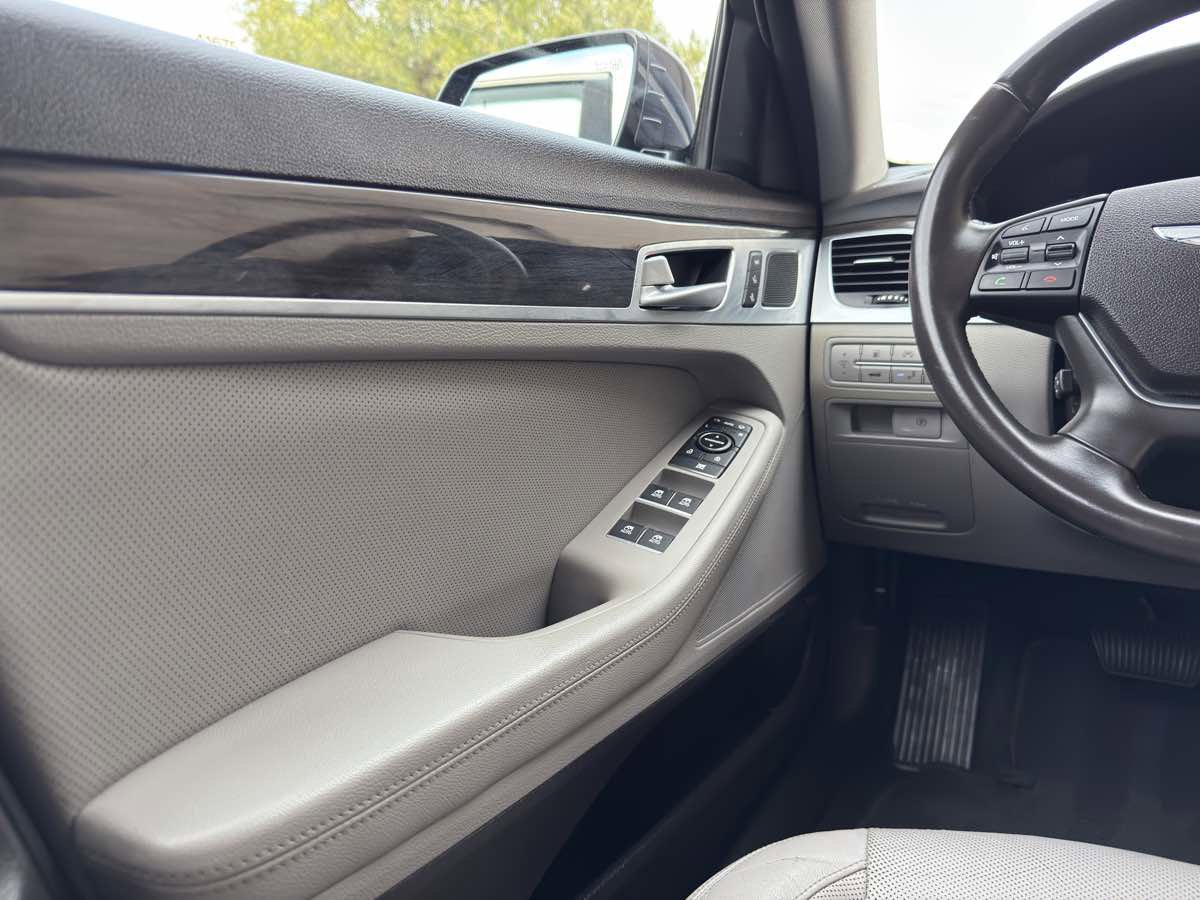 Used 2017 Genesis G80 3.8 image 22