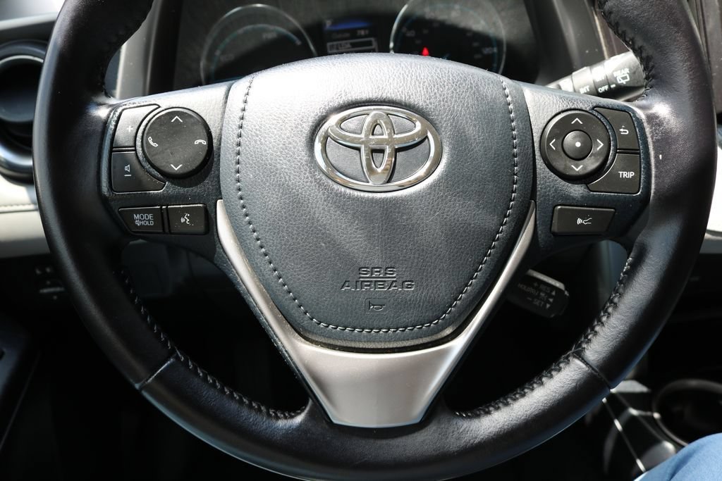 Used 2017 Toyota RAV4 XLE AWD/4WD image 22