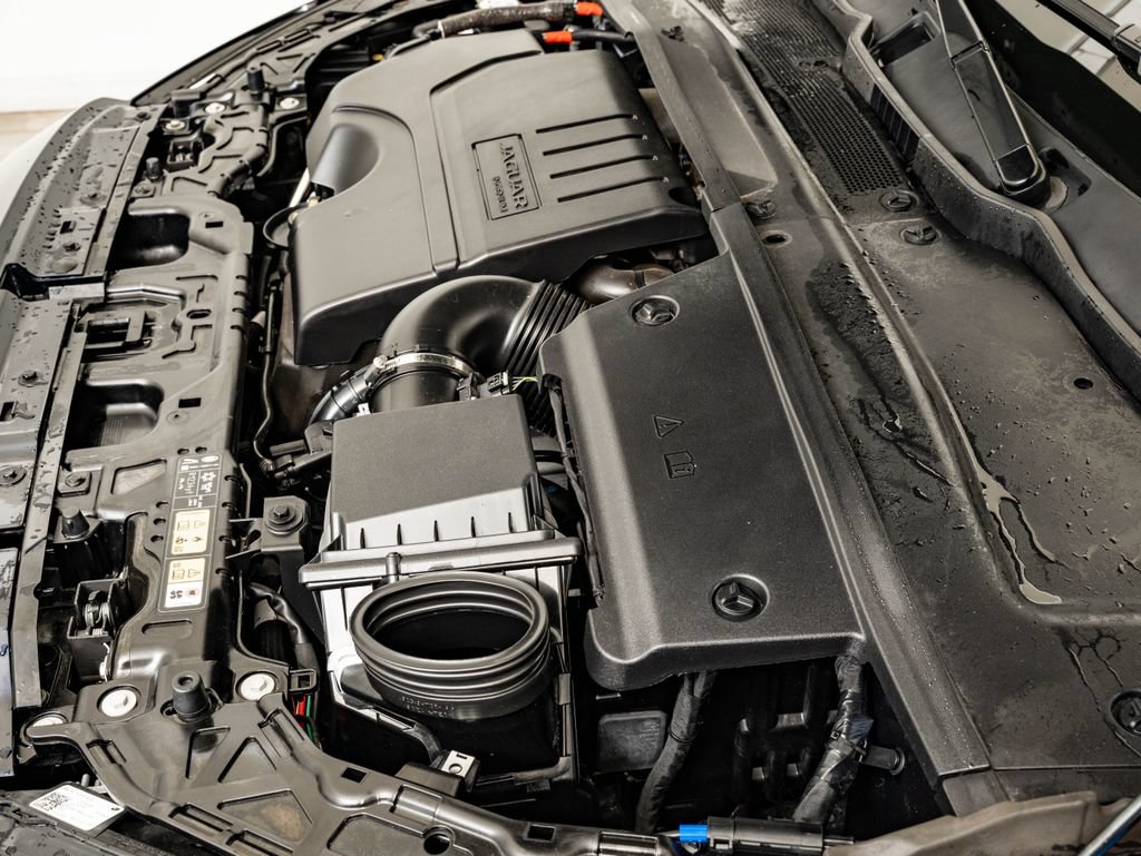 Certified 2024 Jaguar E-PACE R-Dynamic SE AWD/4WD image 48