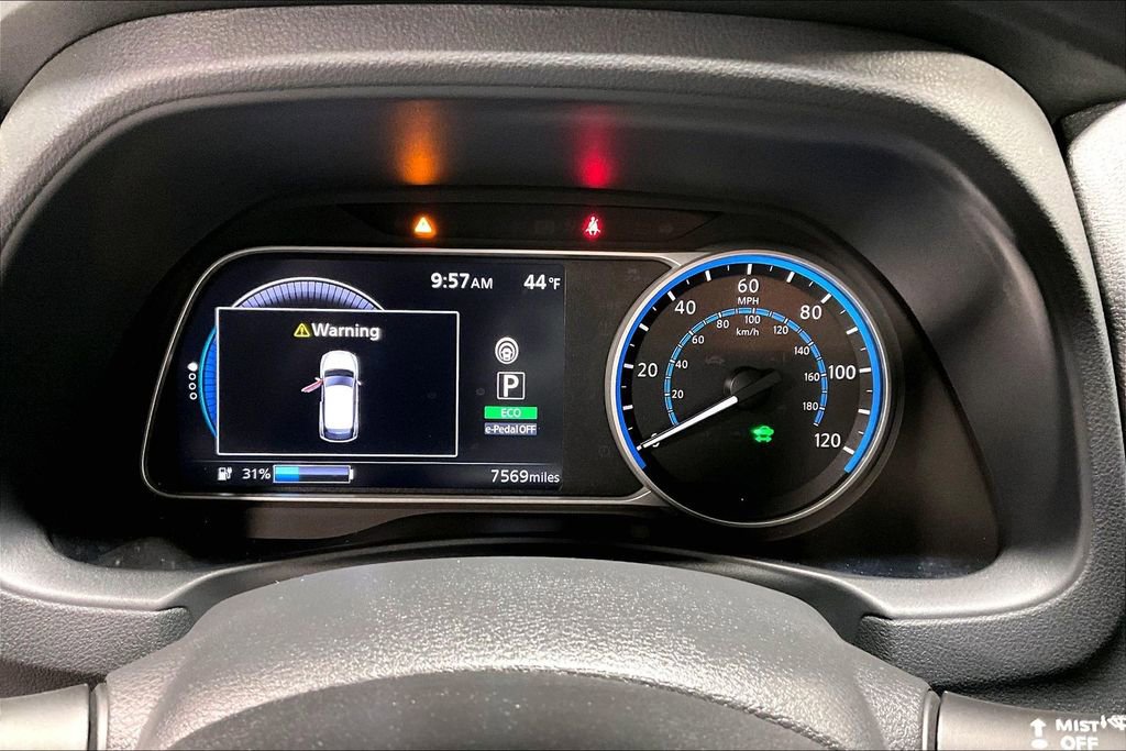 Used 2025 Nissan Leaf S image 25