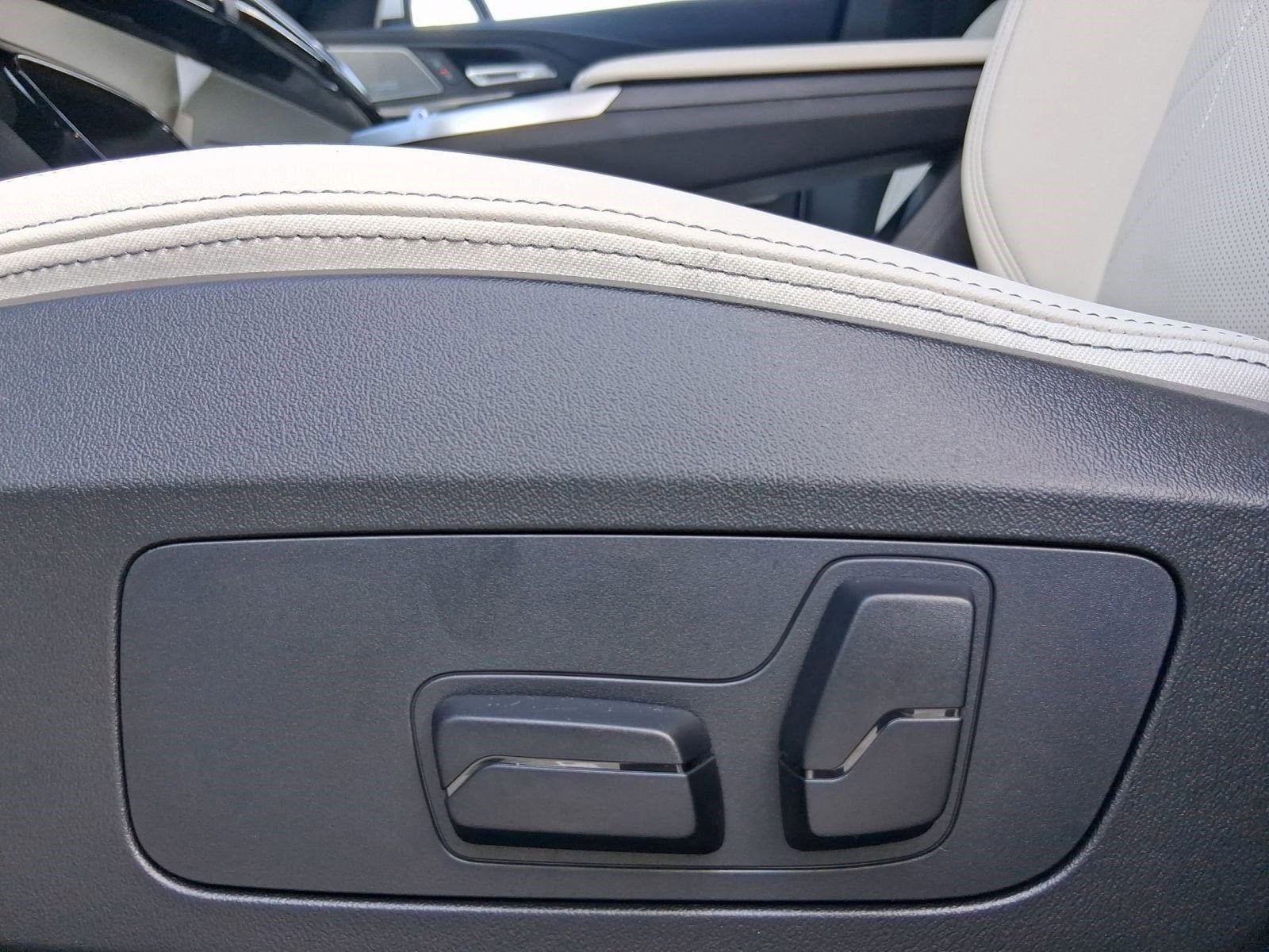 Used 2026 BMW X2 xDrive28i w/ Technology Package image 12