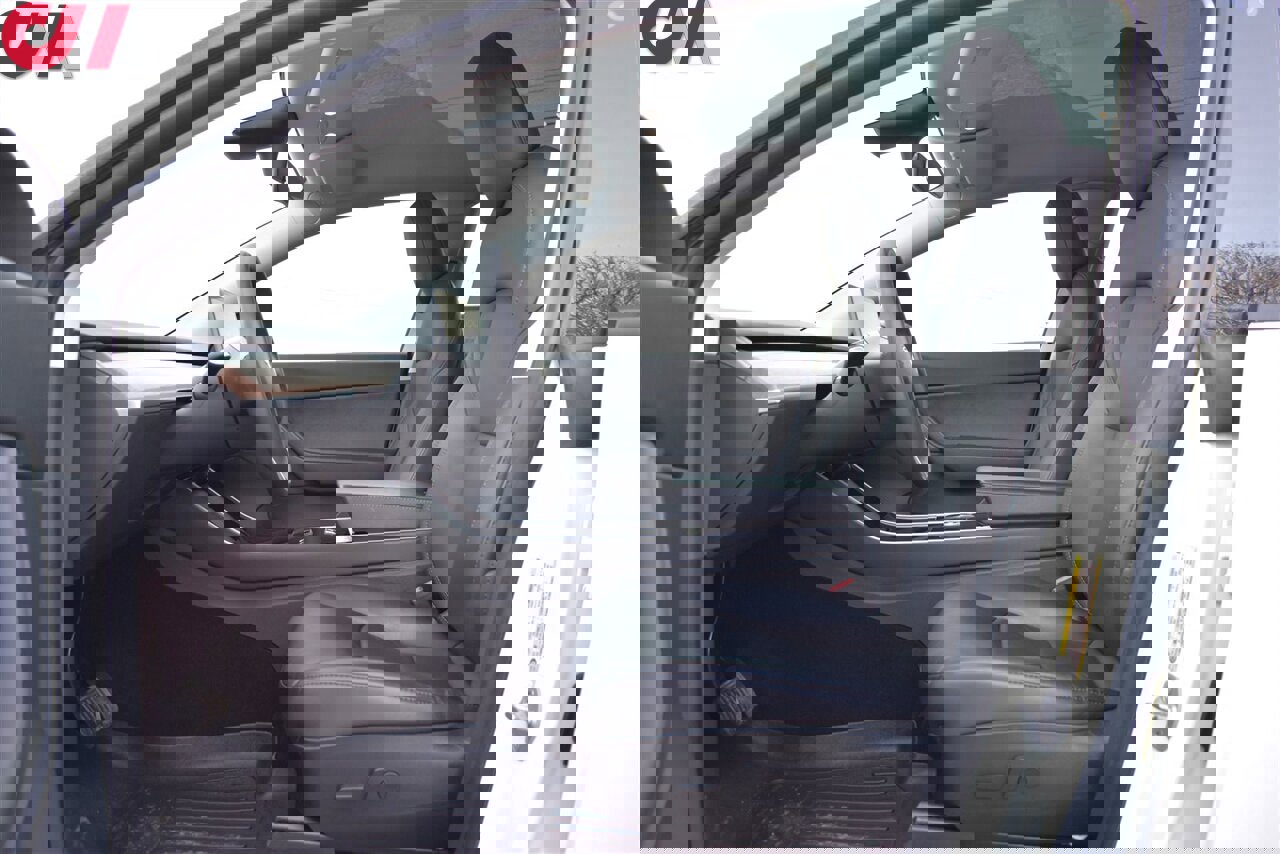 Used 2020 Tesla Model Y Long Range image 10