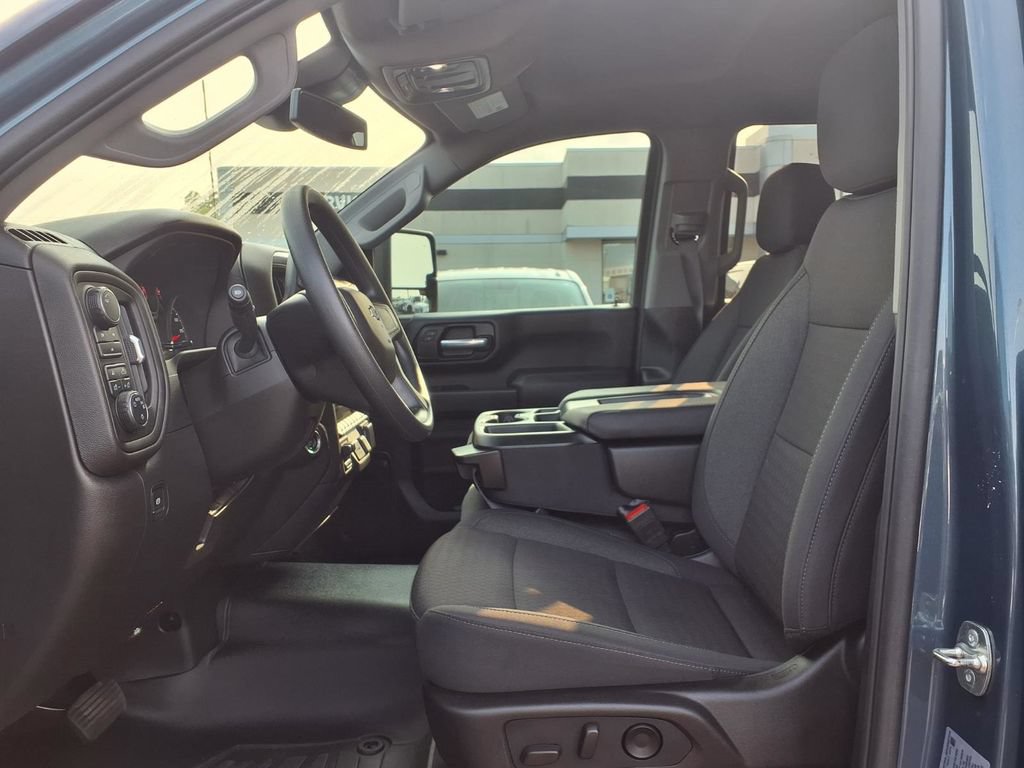 Used 2025 Chevrolet Silverado 2500 Custom w/ Custom Value Package AWD/4WD image 16