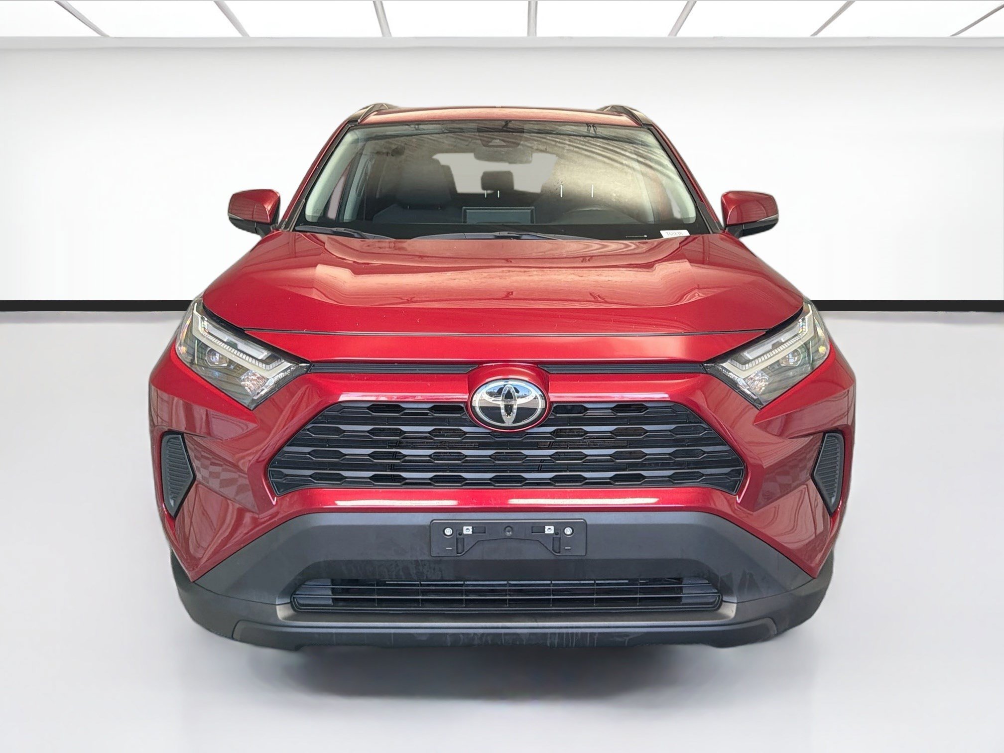Used 2025 Toyota RAV4 XLE FWD image 2