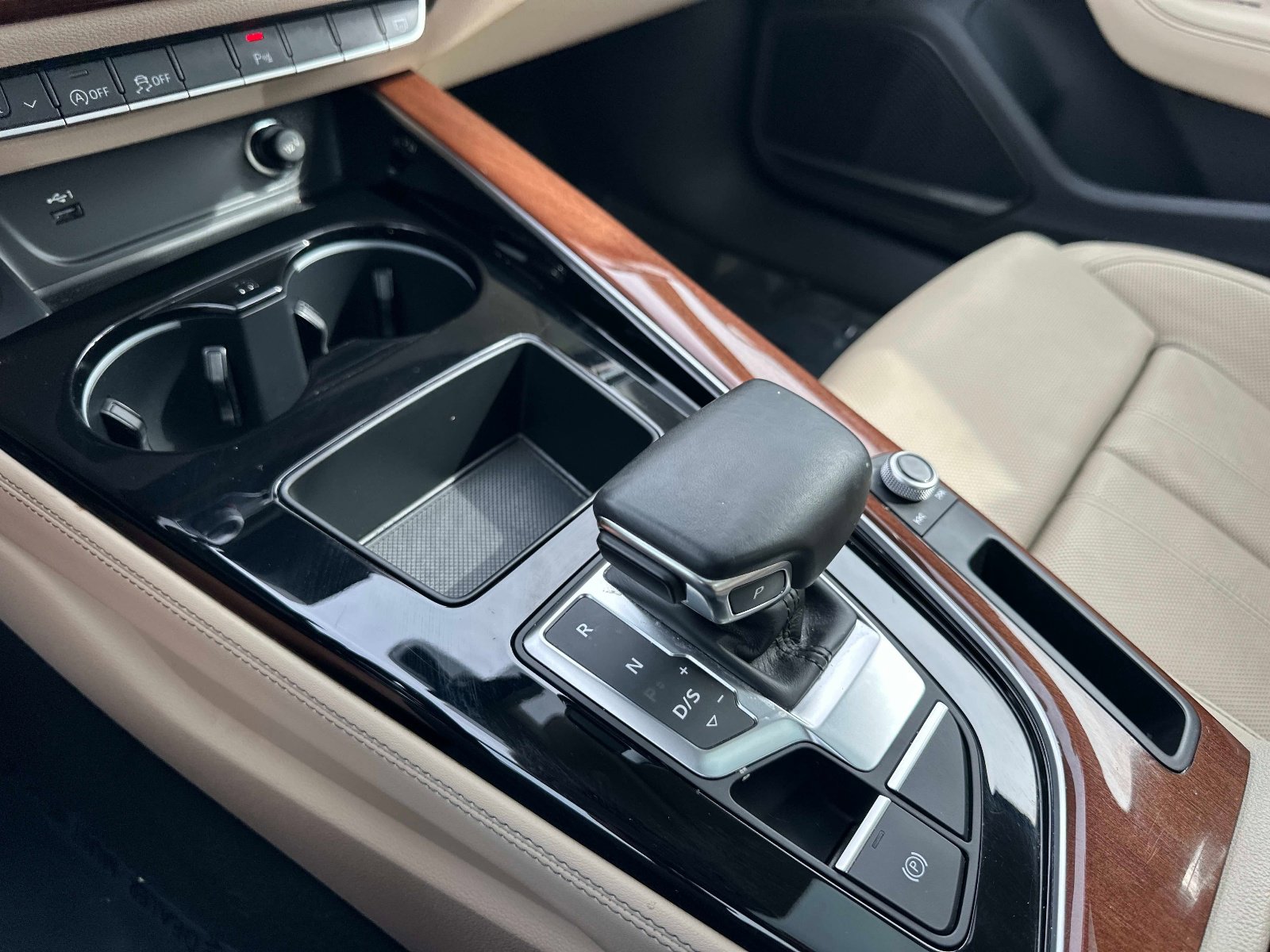 Used 2022 Audi A4 2.0T Premium Plus w/ Premium Plus Package image 28