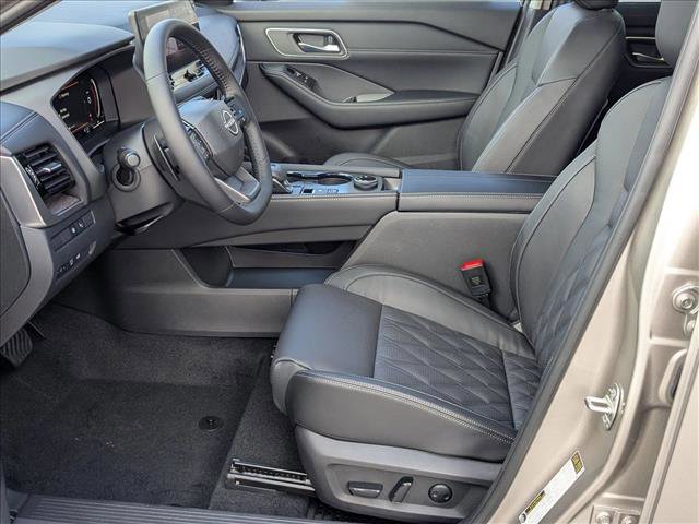 New 2026 Nissan Rogue Platinum image 4