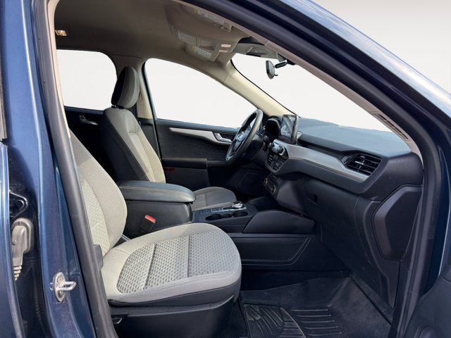 Used 2020 Ford Escape SE image 16