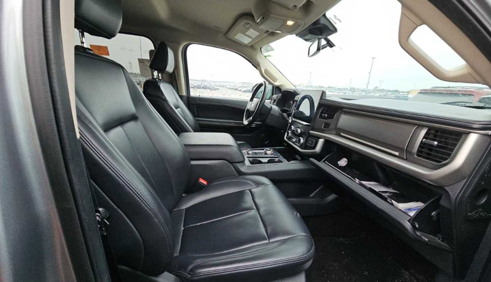 Used 2023 Ford Expedition Max XLT image 19