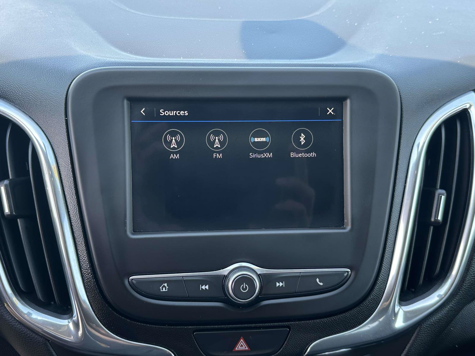 Used 2019 Chevrolet Equinox LT FWD image 9