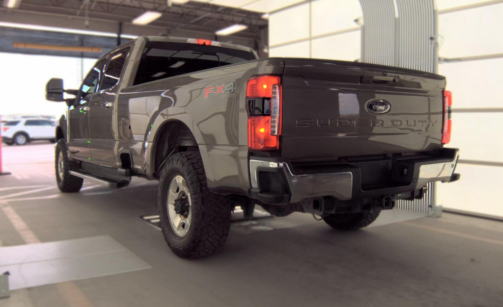 Used 2023 Ford F350 Lariat w/ Tow Technology Package AWD/4WD image 6
