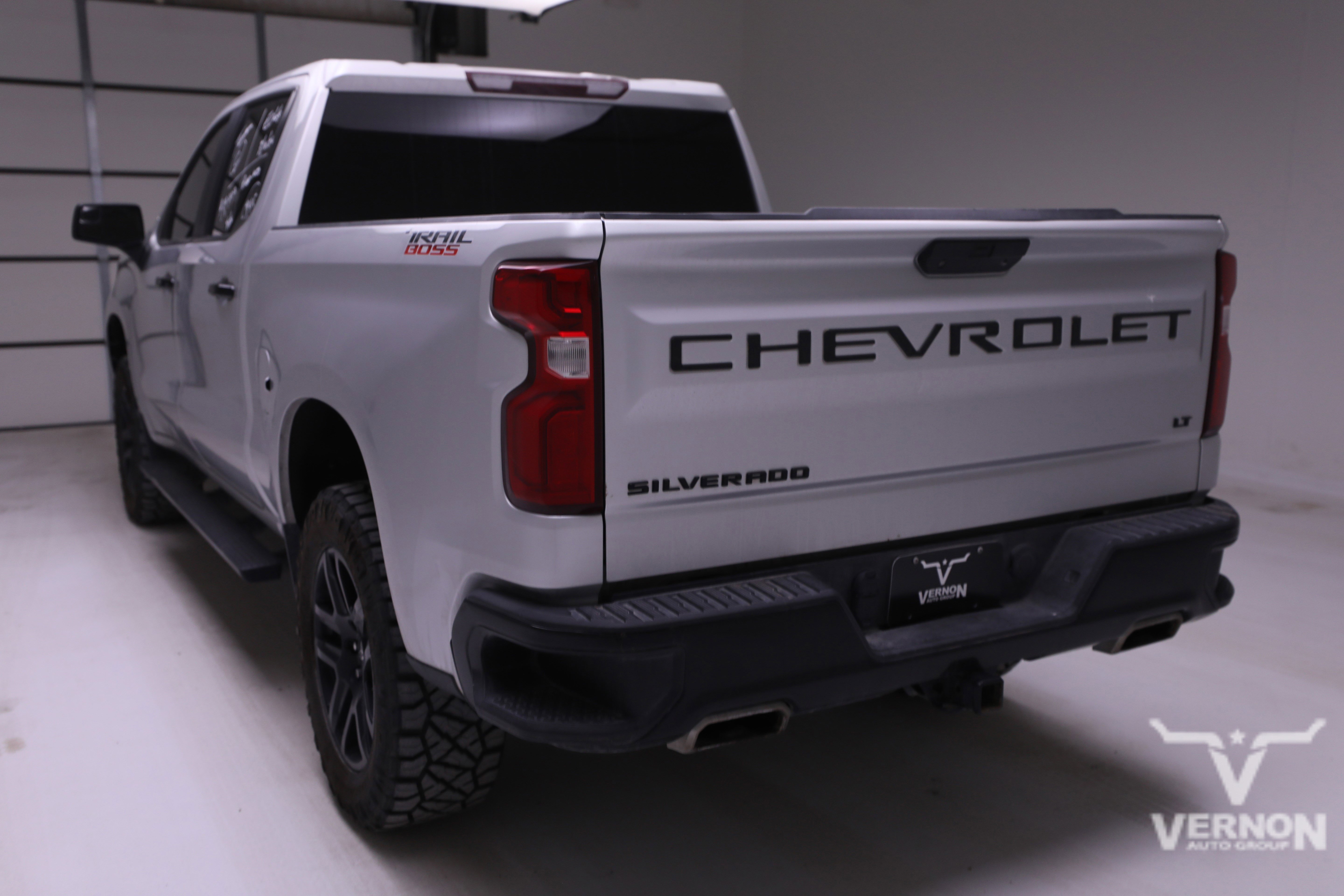 Used 2021 Chevrolet Silverado 1500 LT Trail Boss image 2