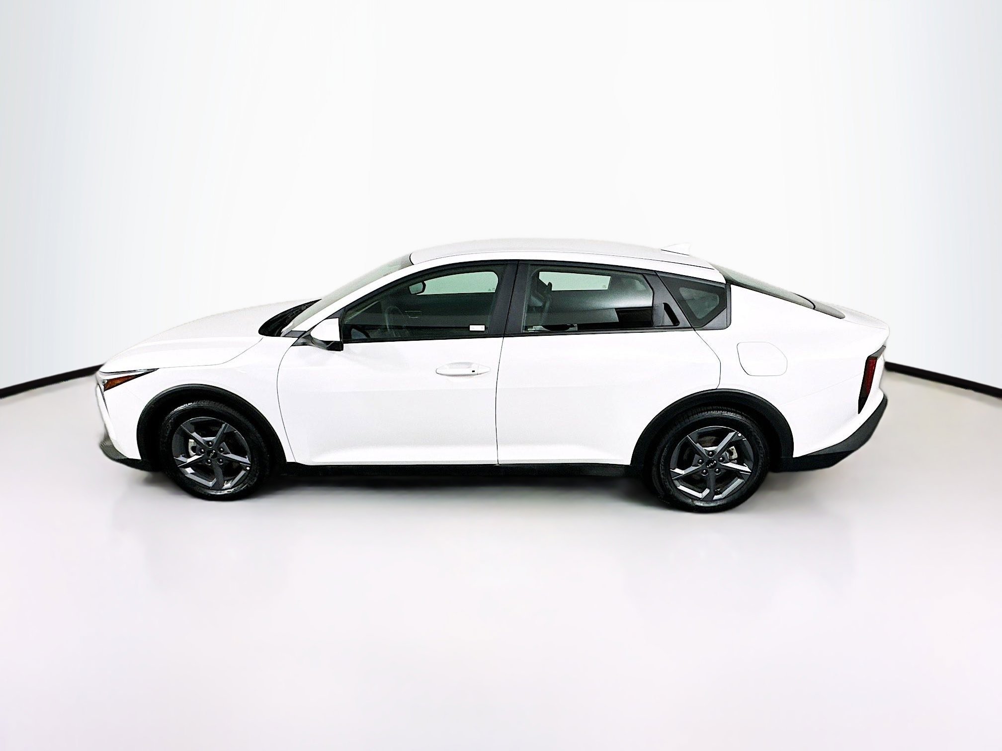 Used 2025 Kia K4 LXS image 4