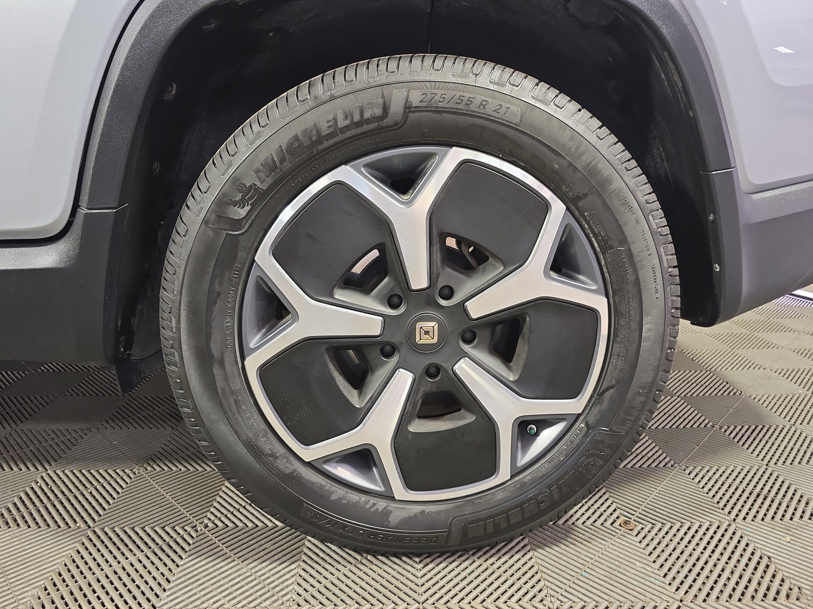Used 2024 Rivian R1T Adventure AWD/4WD image 10