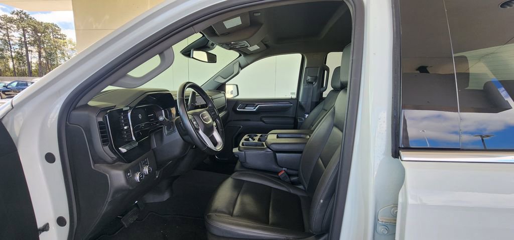 Used 2025 GMC Sierra 1500 SLT image 11