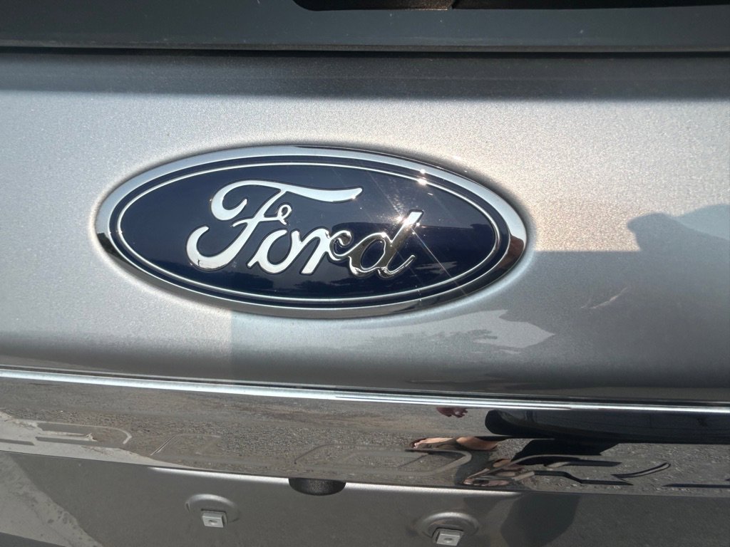 Used 2022 Ford Explorer XLT AWD/4WD image 8