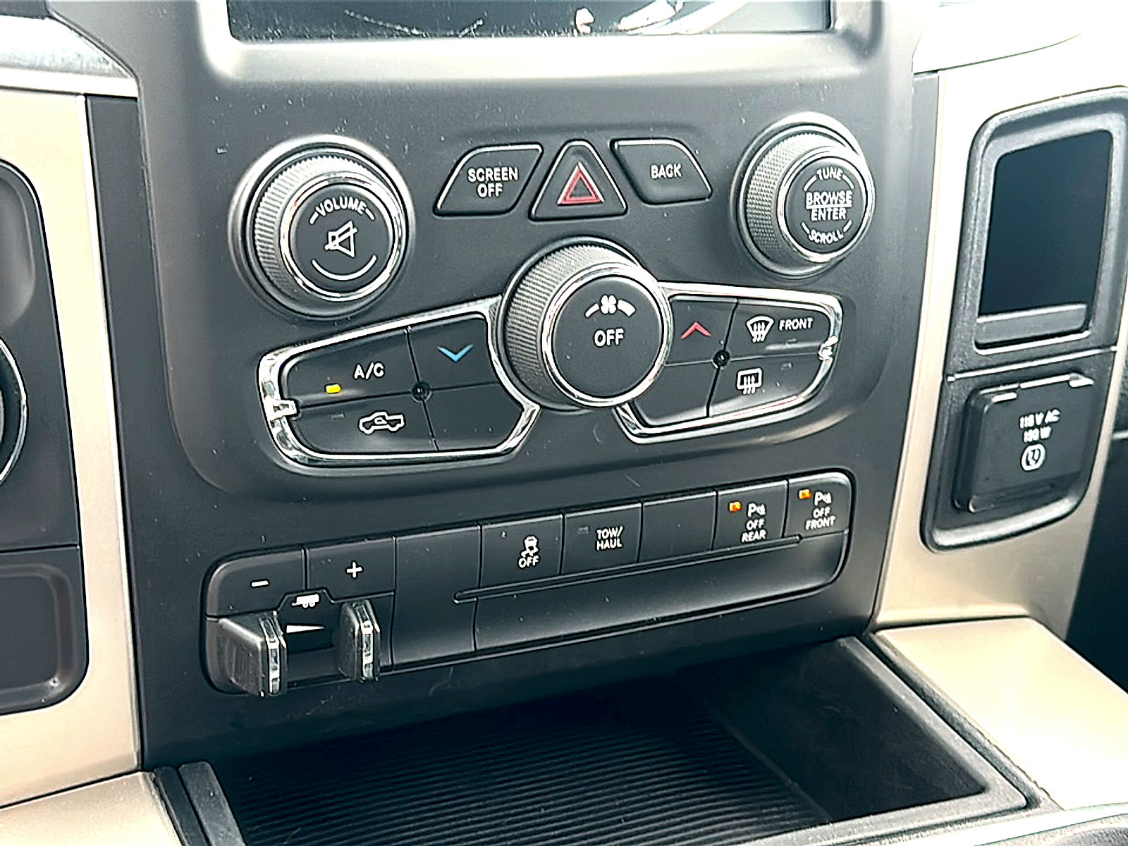 Used 2015 RAM 1500 Lone Star image 32