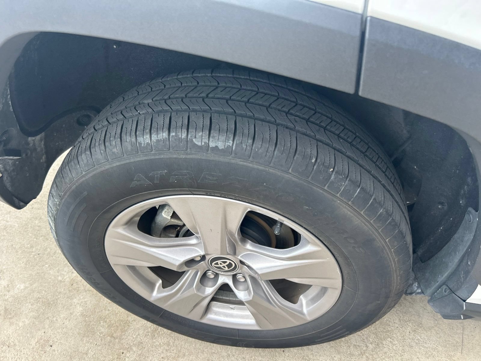 Used 2025 Toyota RAV4 XLE FWD image 8