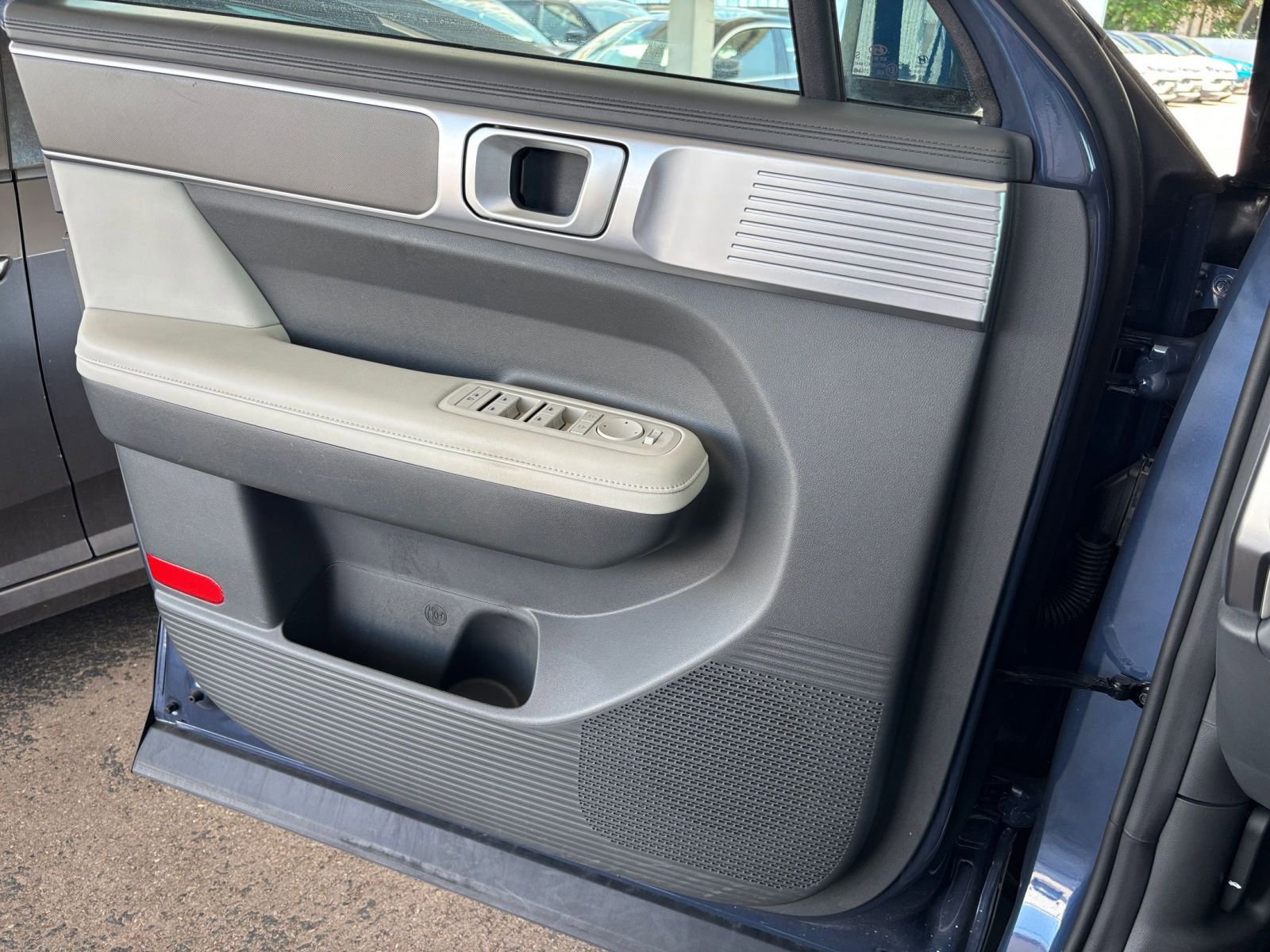 Used 2025 Hyundai Santa Fe SEL FWD image 18