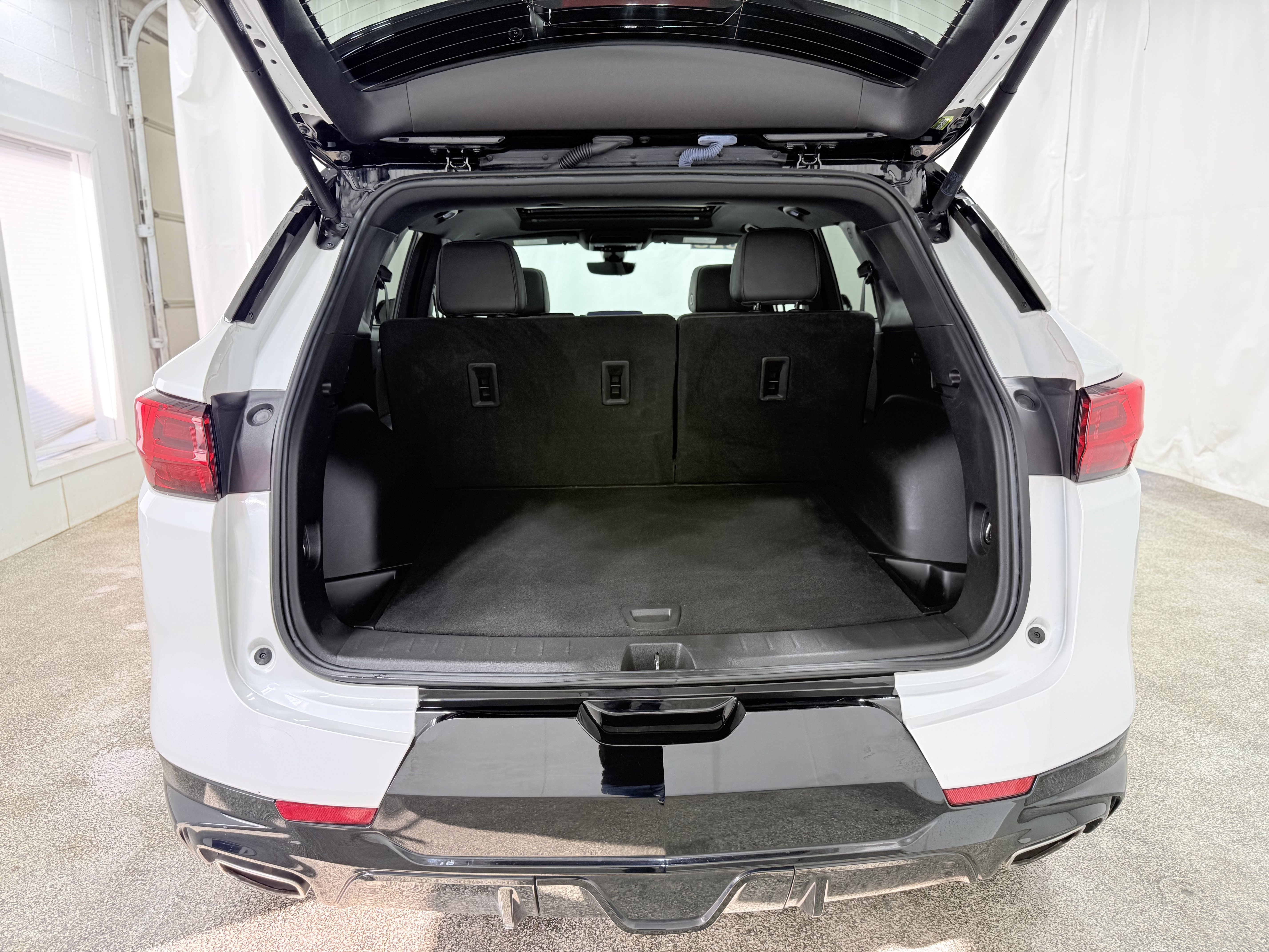 Certified 2023 Chevrolet Blazer RS w/ Driver Confidence II Package image 10