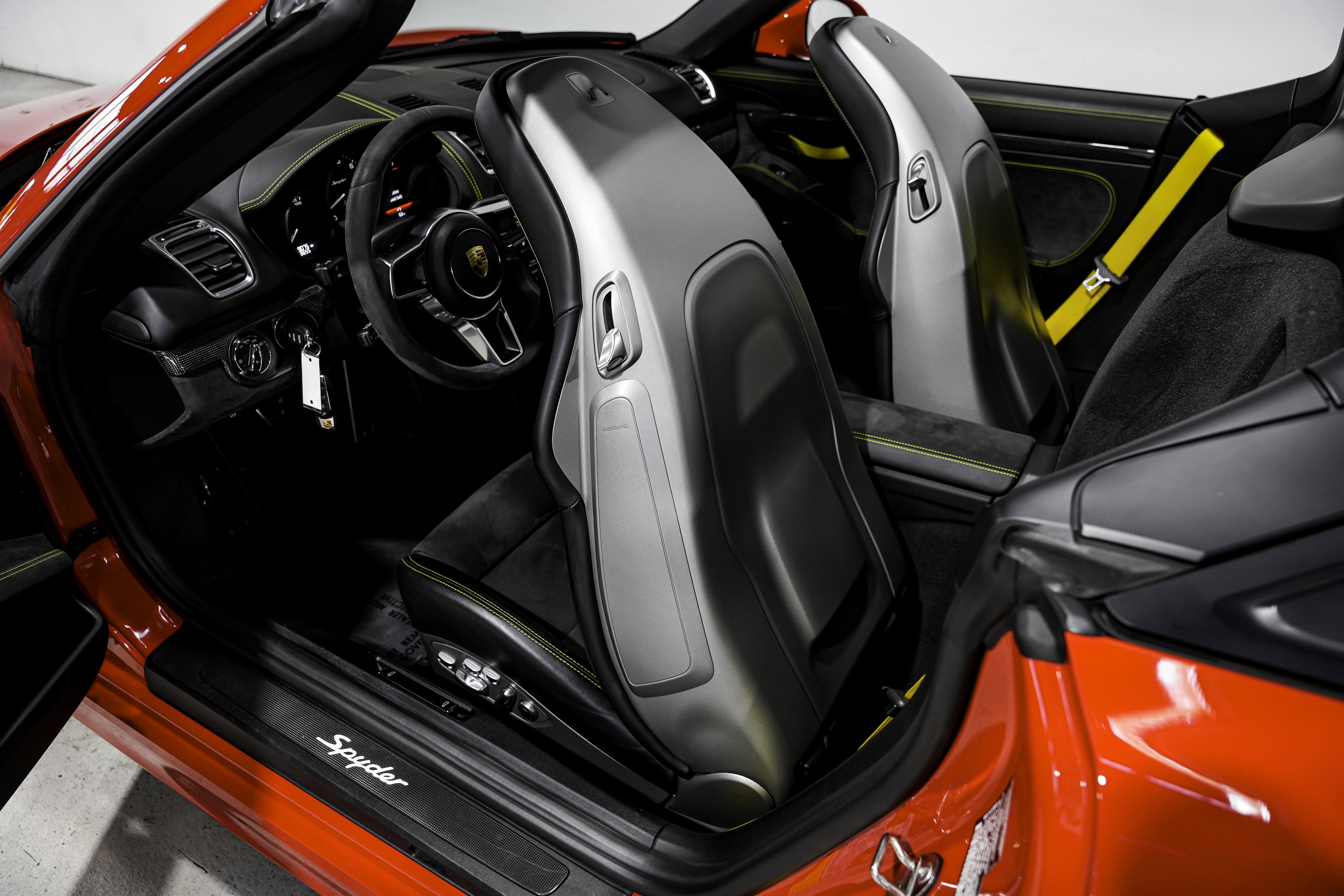 Used 2016 Porsche Boxster Spyder image 20