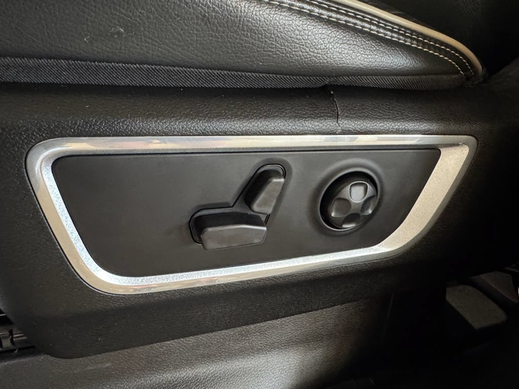 Used 2021 RAM 1500 Laramie AWD/4WD image 13