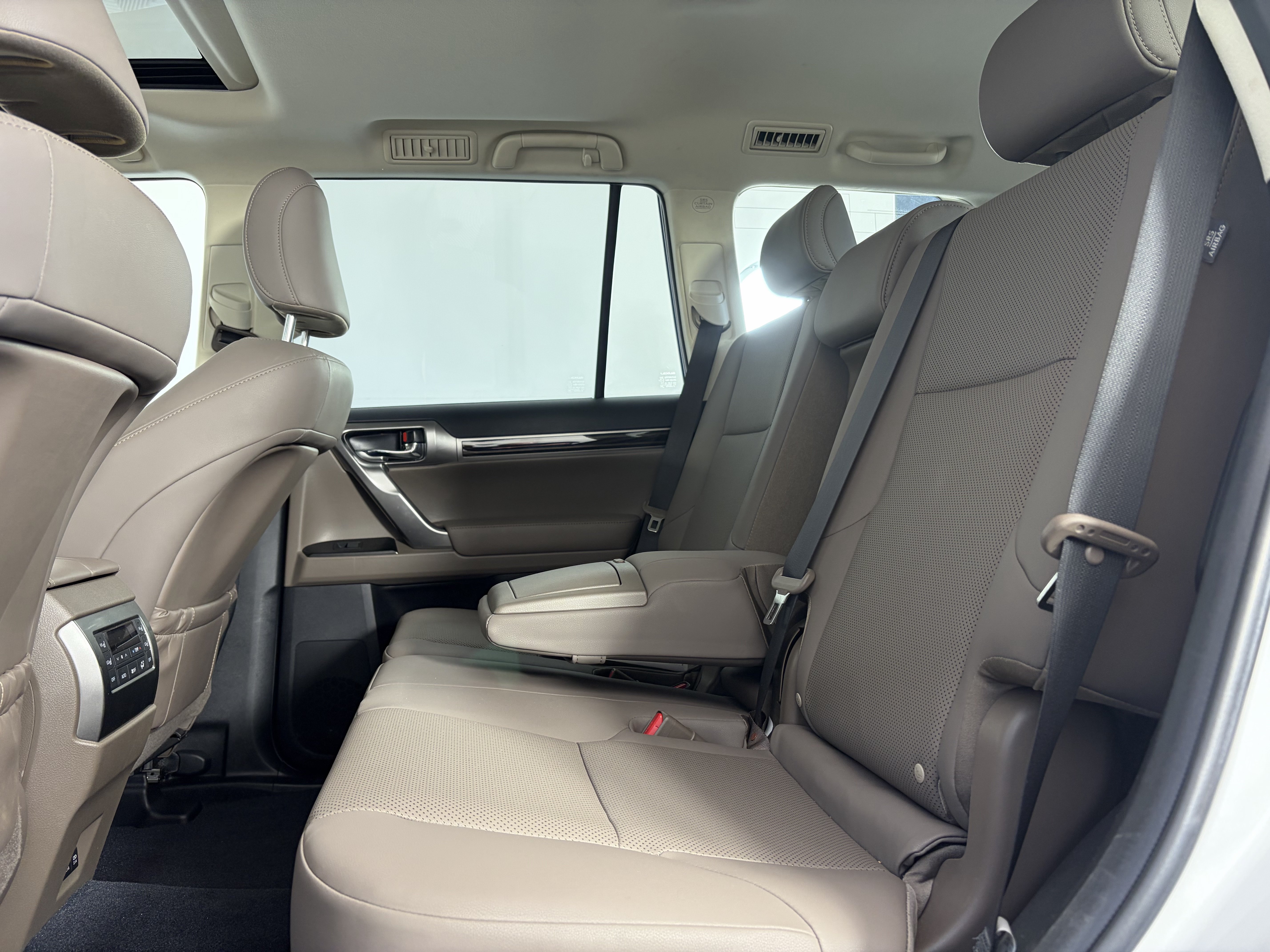 Used 2022 Lexus GX 460 Premium w/ Premium Package AWD/4WD image 7