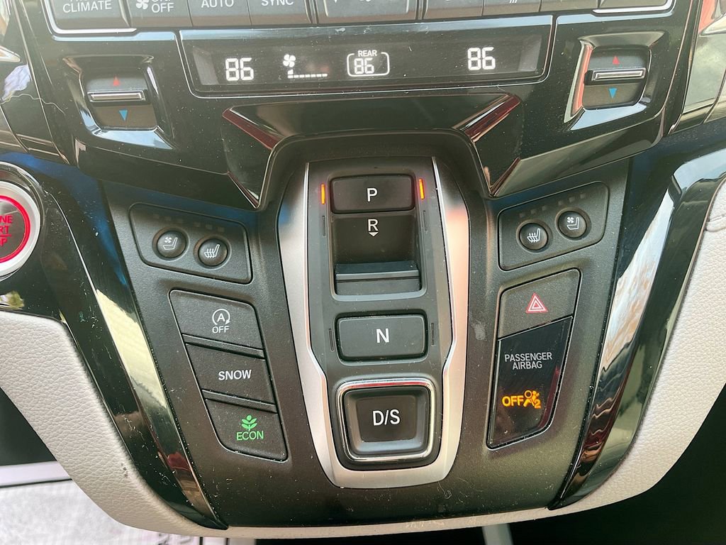 Used 2023 Honda Odyssey Elite image 17