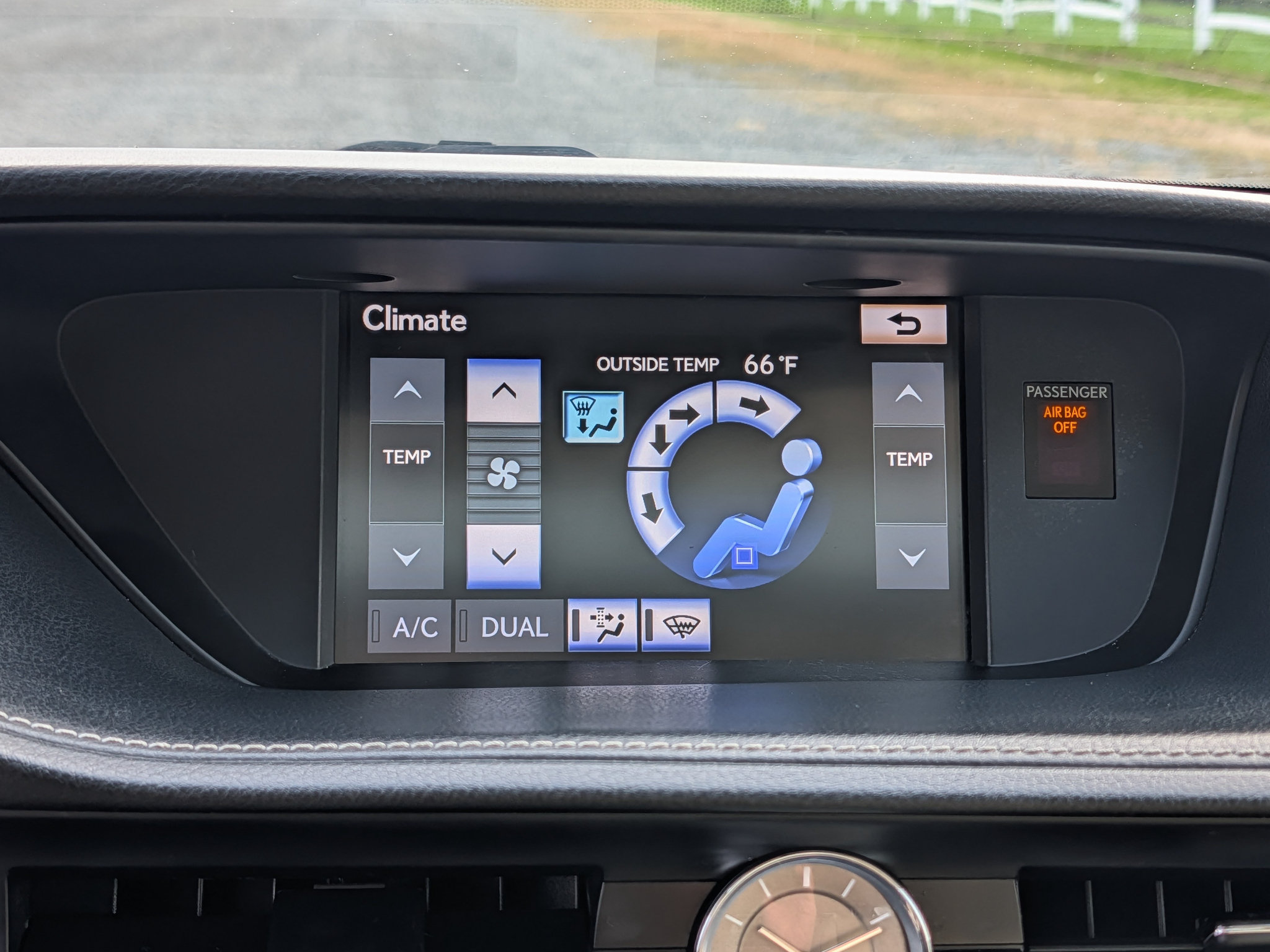 Used 2013 Lexus ES 350 w/ Luxury Pkg FWD image 28
