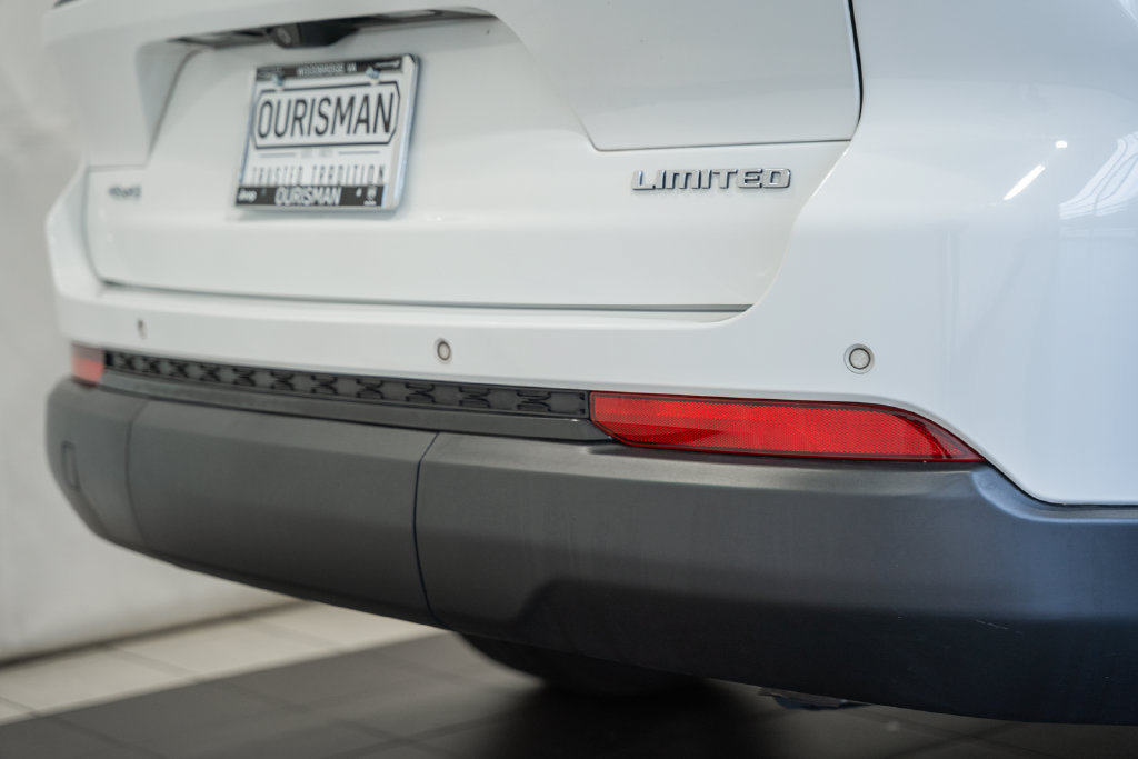Certified 2023 Jeep Grand Cherokee L Limited w/ Luxury Tech Group II AWD/4WD image 9
