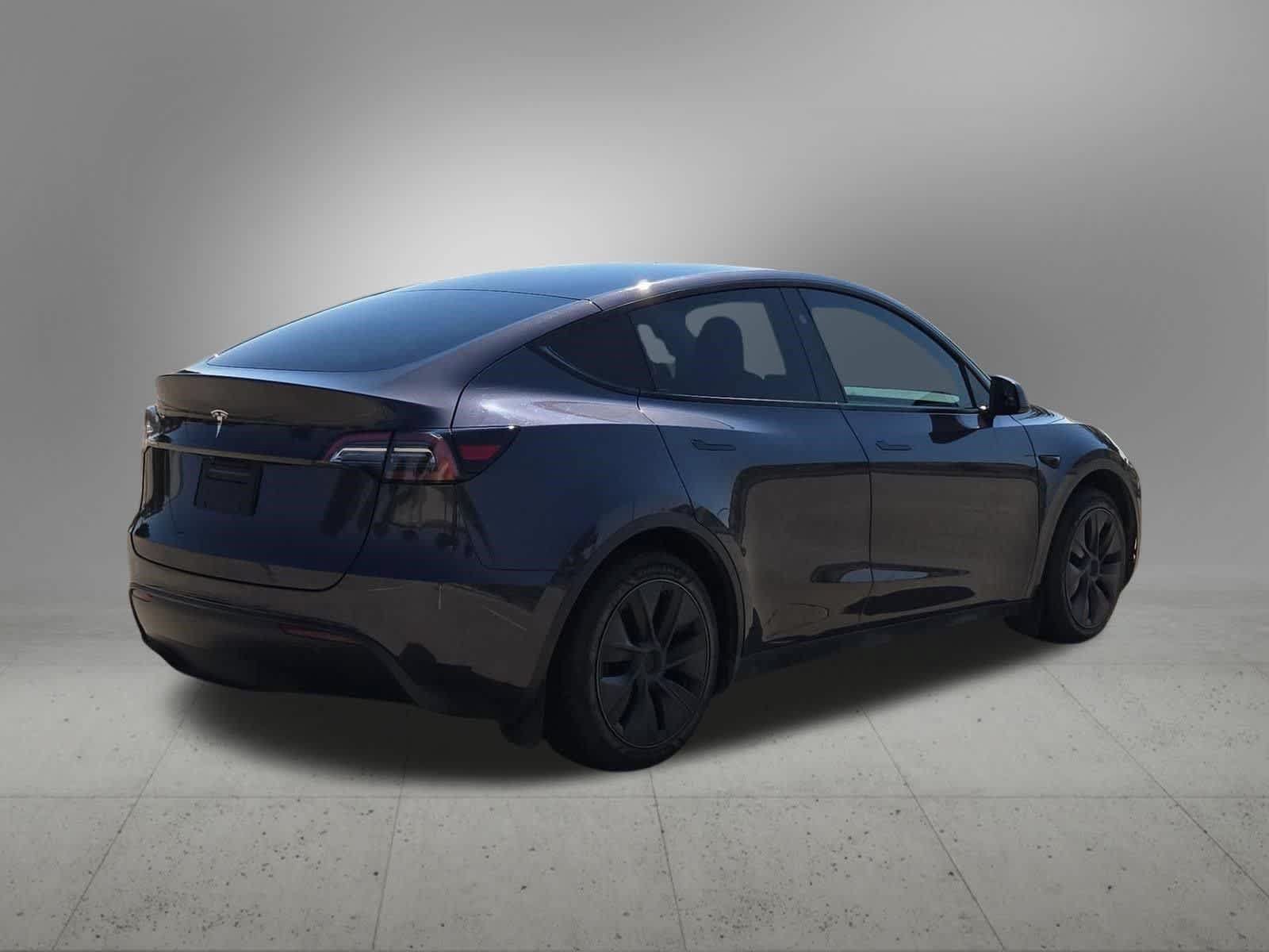 Used 2024 Tesla Model Y 2WD image 6