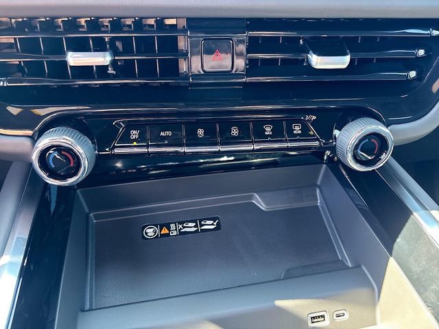 New 2026 Chevrolet Suburban Z71 w/ Comfort Package image 16