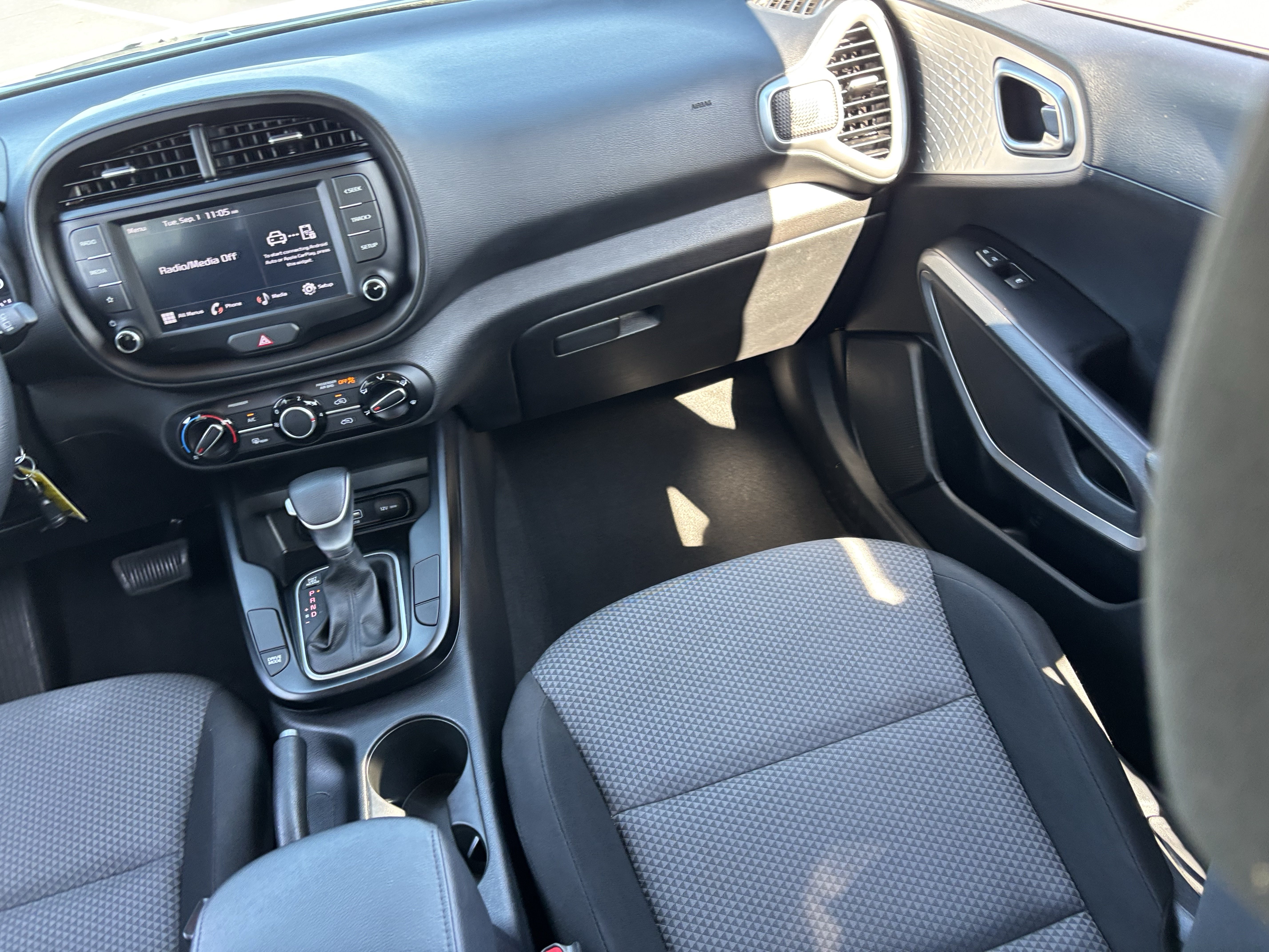 Certified 2022 Kia Soul LX w/ Technology Package FWD image 14