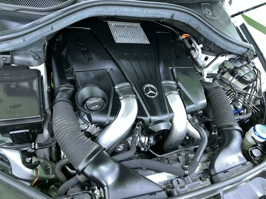 Used 2017 Mercedes-Benz GLS 550 4MATIC image 32