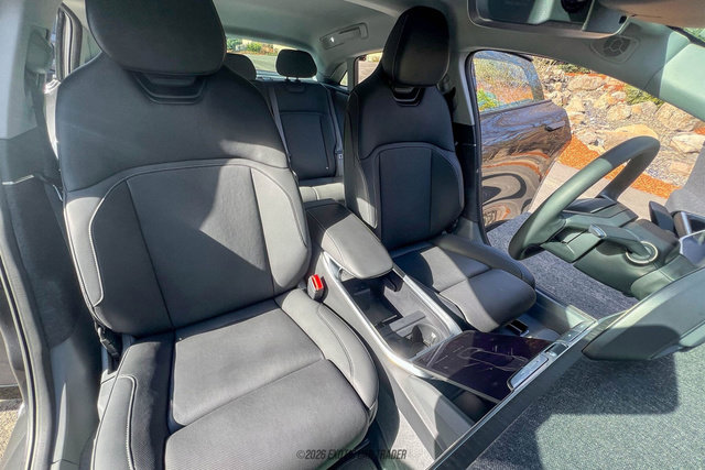 Used 2025 Lucid Air Grand Touring image 22