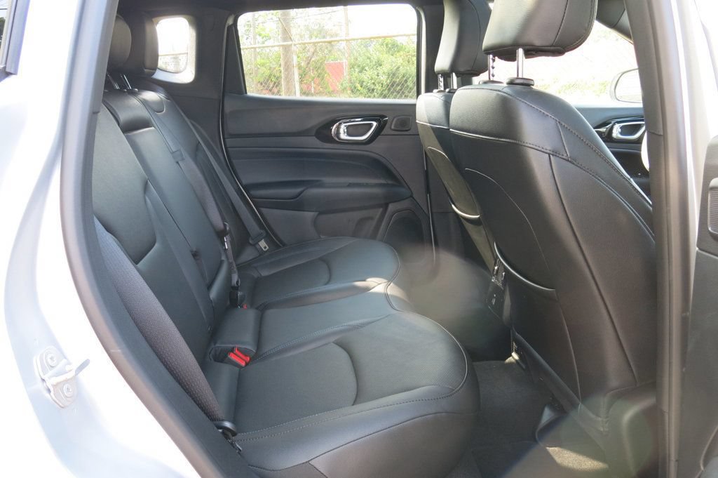 Used 2025 Jeep Compass Limited w/ High Altitude Package AWD/4WD image 16