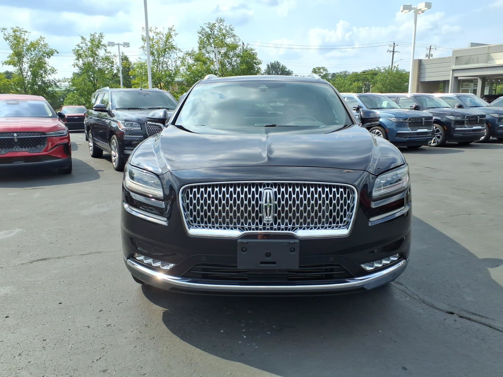 Used 2023 Lincoln Nautilus Black Label w/ Cargo Utility Package AWD/4WD image 2