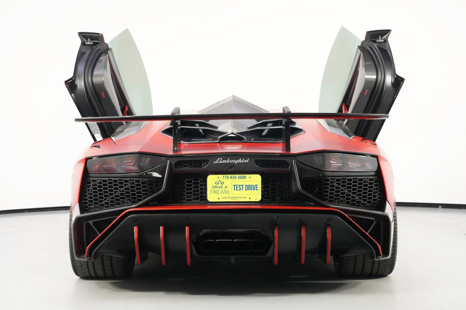 Used 2017 Lamborghini Aventador S image 16